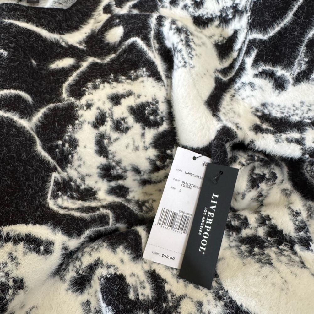 Floral Black and White Sweater - Picture 4 of 4